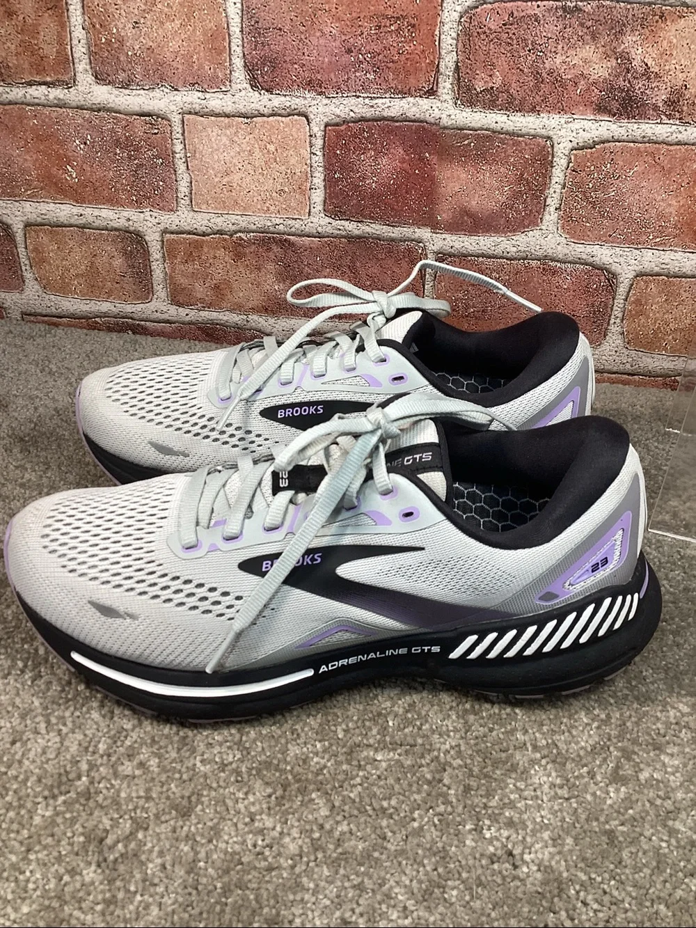 Brooks Adrenaline GTS 23 women’s running shoes sneakers size 8.5